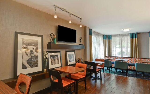 Hampton Inn Columbia-I-26 Airport