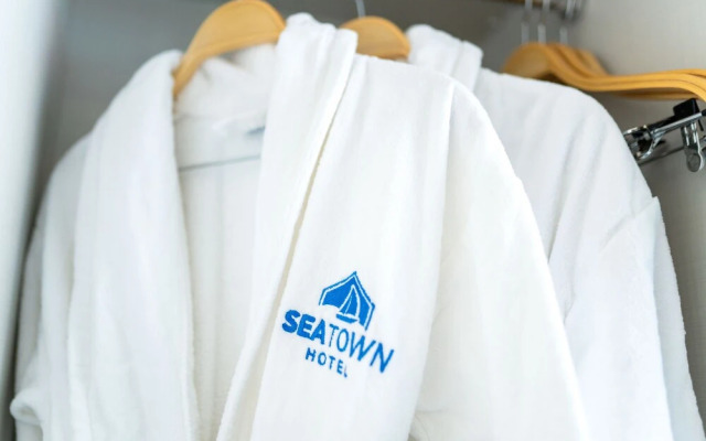 Seatown Hotel