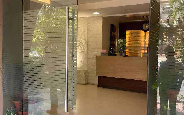 Hotel Apna Avenue