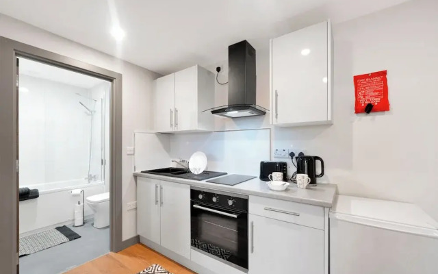 Studio Apartment in London - Ilford, East London
