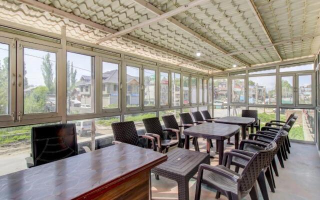 OYO 80500 Hotel Hijraan