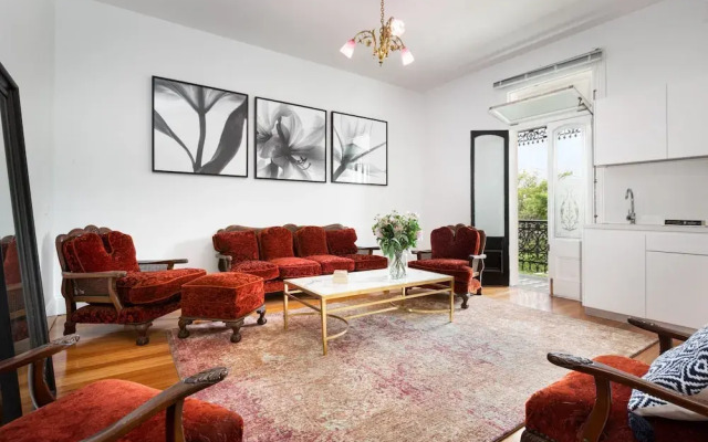 Chic Studio With Patio 20 min From CBD