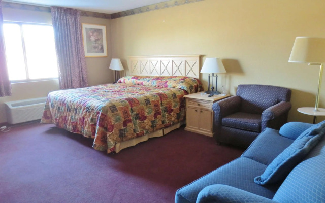 Days Inn & Suites by Wyndham Caseyville