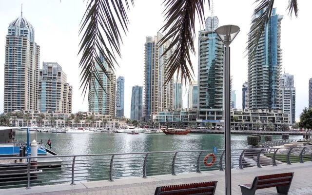 Trendy & Modern 1BR in Marina - Sleeps 4!