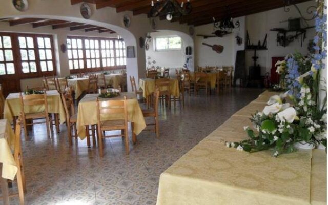 Country Club Hotel
