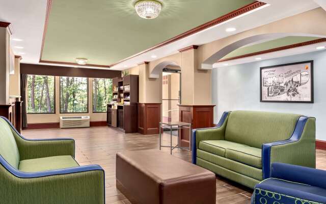 Super 8 by Wyndham West Greenwich/Providence