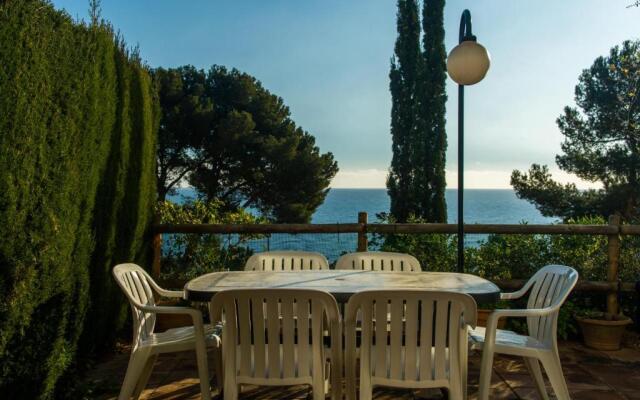 L-1 Calella DE Palafrugell 8 PAX