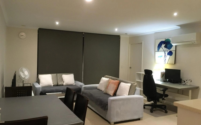 South Brisbane two beds two baths one parking