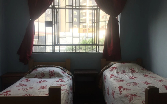 Explorers House - Hostel