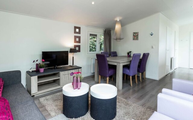 Chalet in a Holiday Park Park De Veluwe