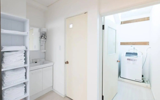 Spacious next to PeacePark Family Condo Up to 13 P – Guest Rooms – Hiroshima