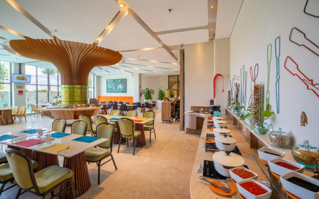 Grand Livio Kuta Hotel