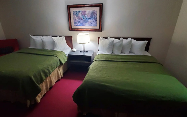 Pictured Rocks Inn & Suites