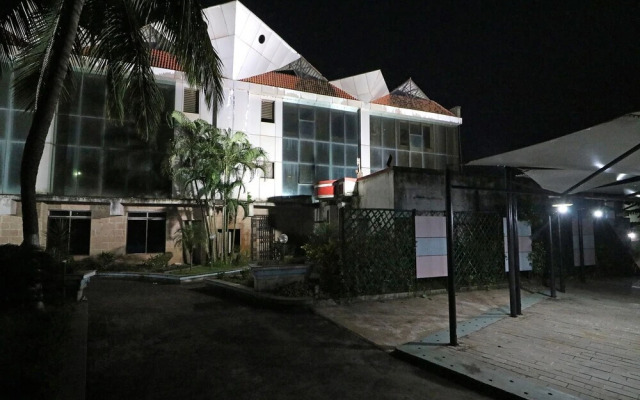 Landmarc Plaza by OYO Rooms