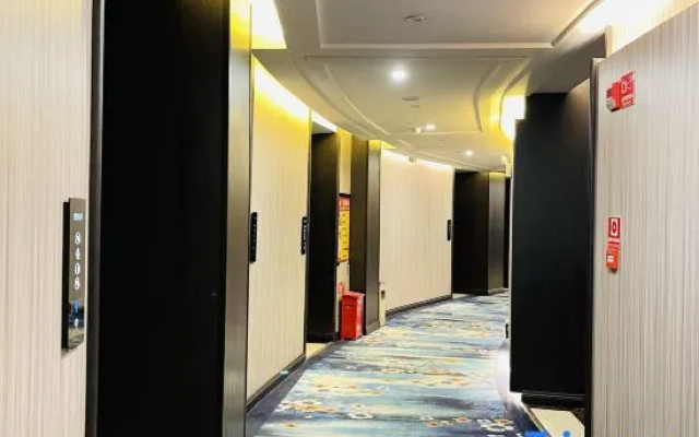 Hindu Hot Spring Hotel (Delong International Jewelry City Duobao City Branch)
