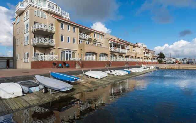 Luxurious 6-person Apartment in Grevelingenmeer Marina