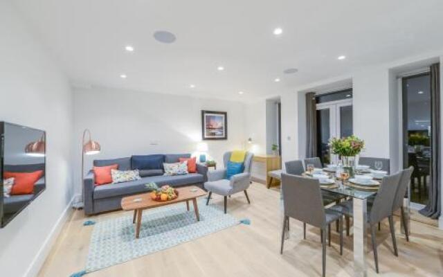 Stunning Ealing Apartment