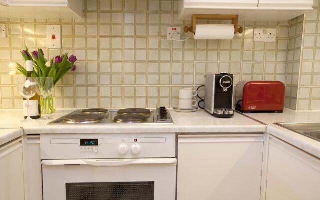 Tower Bridge Apartment