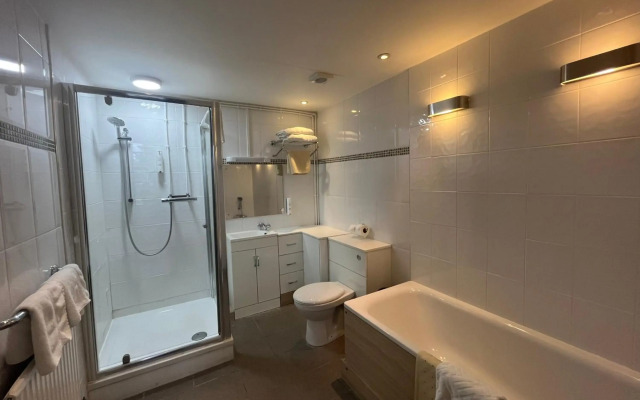 Avisford Park Hotel