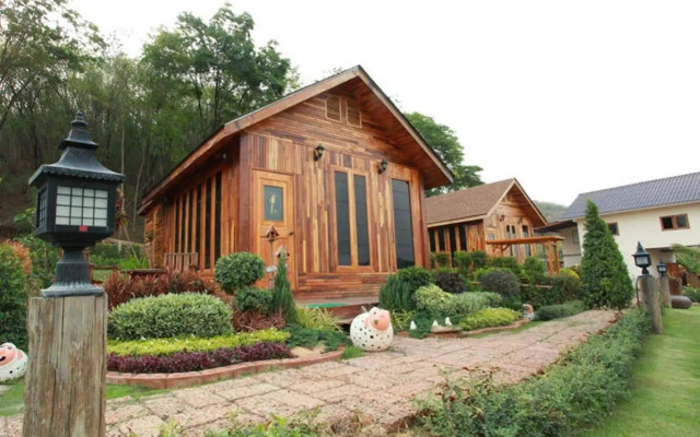Mai Ngern Mai Thong Resort