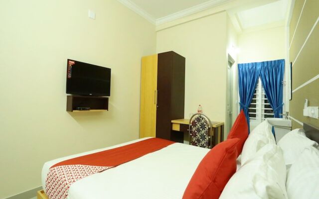 OYO 11909 Star Plaza