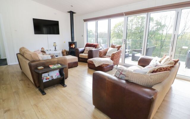 Number 10 Lime Lodge