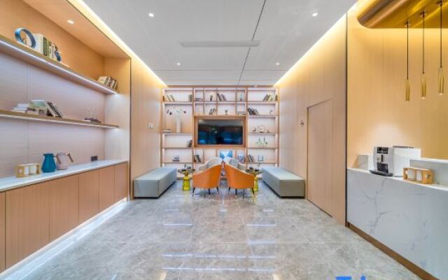 Starway Hotel (Chongqing Yuelai International Expo Center)