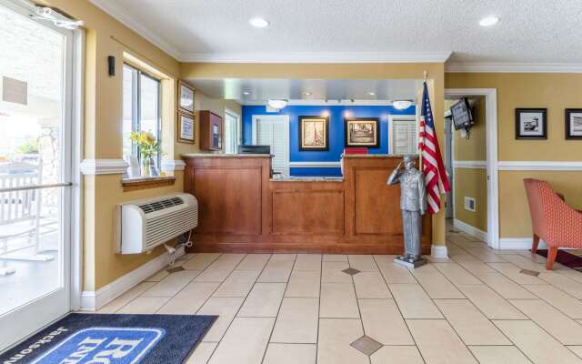 Rodeway Inn & Suites Jacksonville near Camp Lejeune