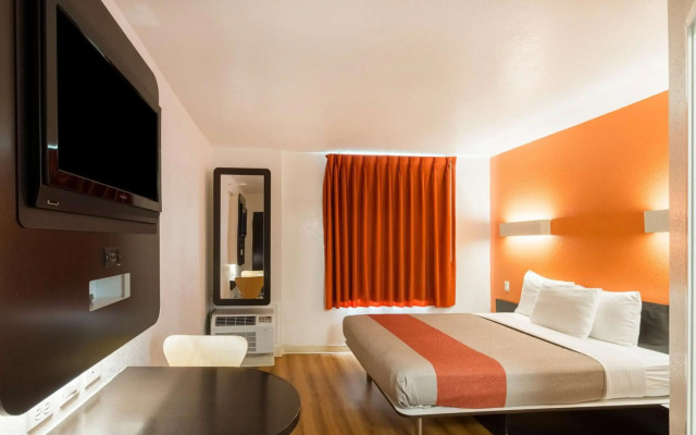 Motel 6 Irving, TX - DFW Airport North