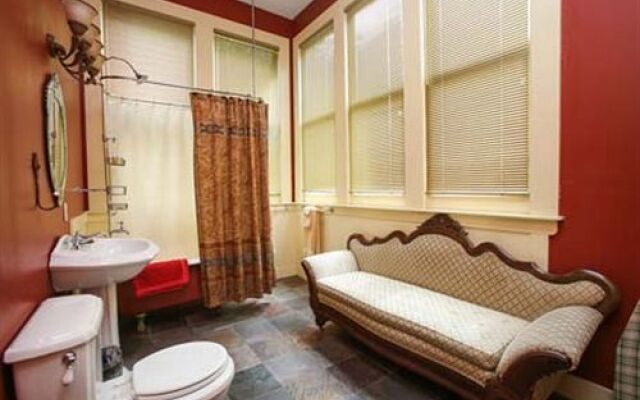 The Lookout Inn of New Orleans