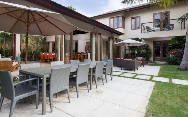 Villa Suar I