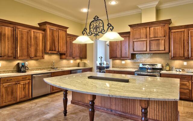 Knickerbocker Estate 8 Bedroom Home by NFVH