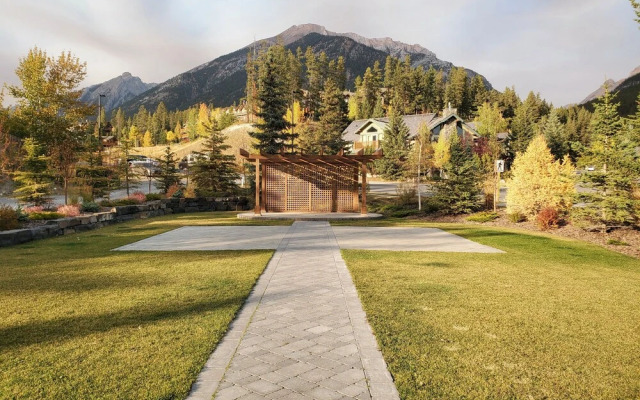 Creekside Villa
