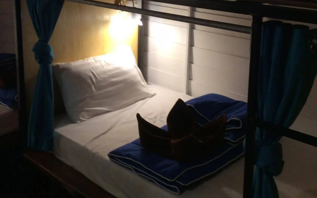 Moov Inn Garden Hostel