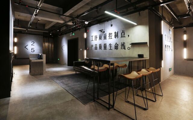 Black Gold Factory Boutique Design Hotel