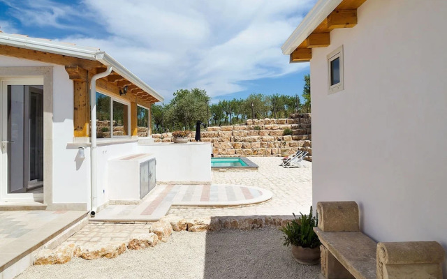 Belvilla by OYO Villa Kika