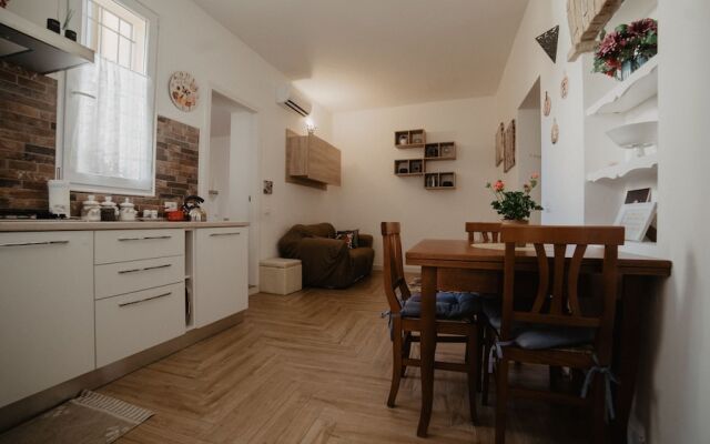 Gold Apartment