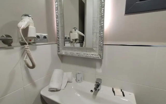 Montserrat Apartments by gaiarooms