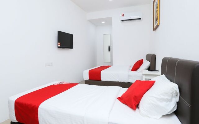 Roselyn Inn by OYO Rooms