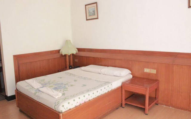 Evergreen Hotel