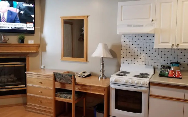 Athabasca Lodge Motel