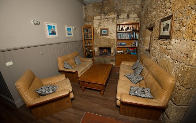 Cobb & Co Lodge