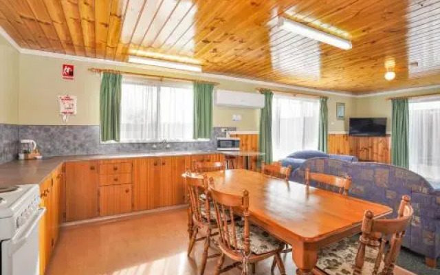 Kellraine Beach Cottages