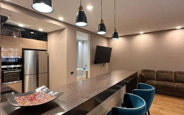 2 Bedroom Apt on Republic Square