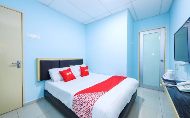 Hotel 22 Northport by OYO Rooms