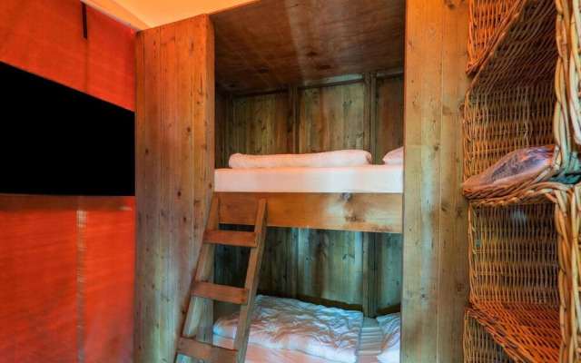 Unique, Comfortable Tent Houses on a Small Holiday Park a 5 Minute Walk From the sea