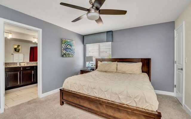 Pool Townhome 5mi to Disney Free Waterpark!