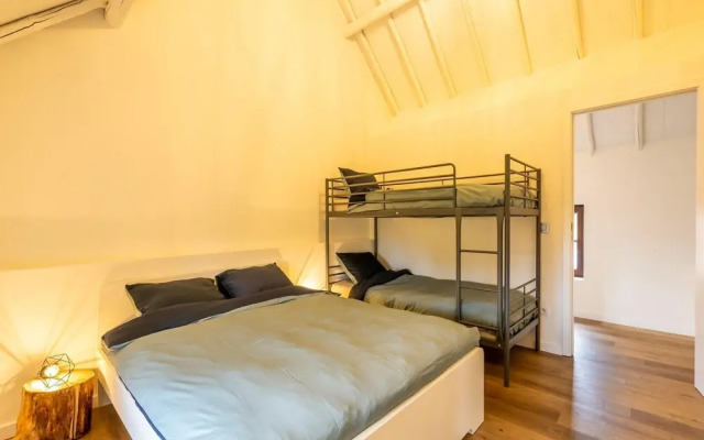 Lush Holiday Home in Vlaanderen With Private Pool
