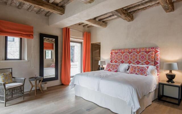 Luxury Villa Inside a Splendid Estate-villa Piuma