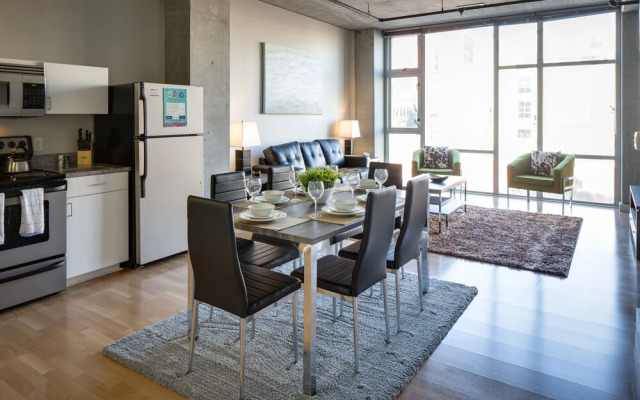 Stay Alfred on 6th Avenue